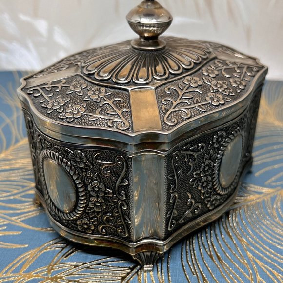 beautiful vintage jewerly box • silver plated zink • by Elegance • {1980} - Picture 3 of 6